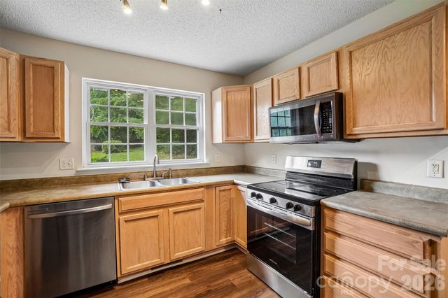 124 Karla Circle, Hendersonville, NC 28739