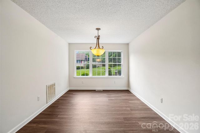 124 Karla Circle, Hendersonville, NC 28739