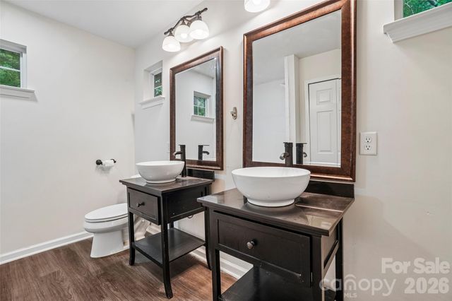 124 Karla Circle, Hendersonville, NC 28739