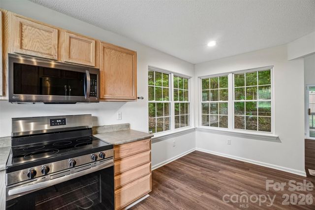 124 Karla Circle, Hendersonville, NC 28739