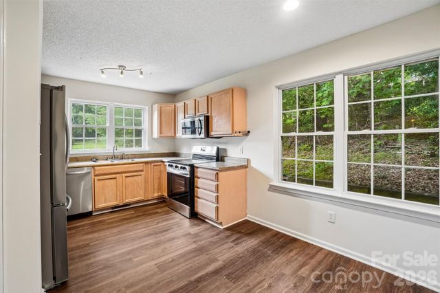 124 Karla Circle, Hendersonville, NC 28739