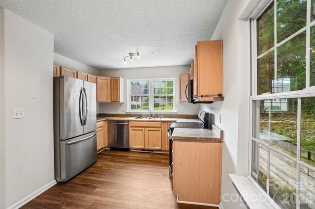 124 Karla Circle, Hendersonville, NC 28739