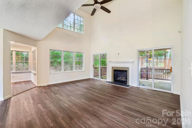 124 Karla Circle, Hendersonville, NC 28739