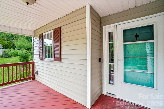124 Karla Circle, Hendersonville, NC 28739