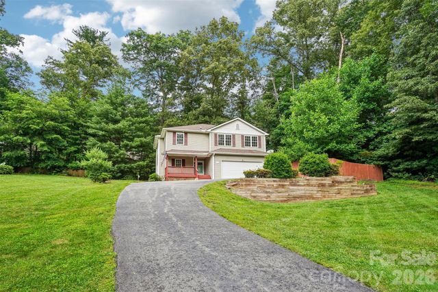 124 Karla Circle, Hendersonville, NC 28739