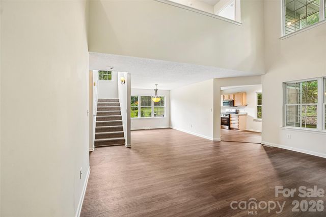 124 Karla Circle, Hendersonville, NC 28739