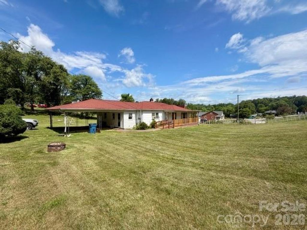 3808 Mccall Road, Lenoir, NC 28645