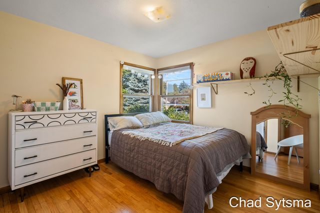 1827 Millbrook Street Se, City Of Grand Rapids, MI 49508