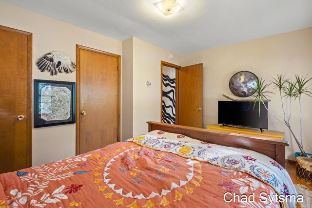 1827 Millbrook Street Se, City Of Grand Rapids, MI 49508