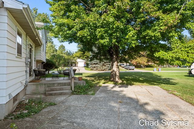 1827 Millbrook Street Se, City Of Grand Rapids, MI 49508