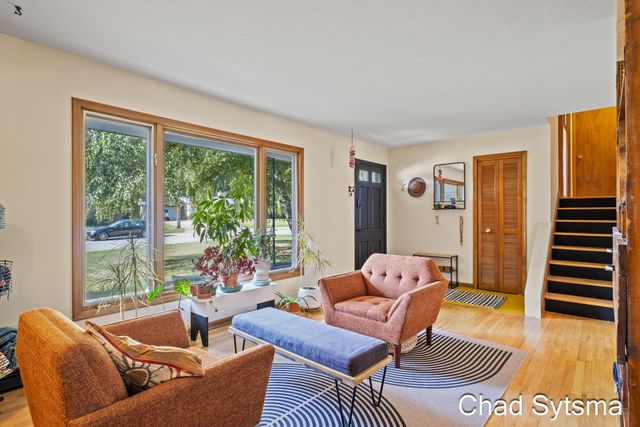 1827 Millbrook Street Se, City Of Grand Rapids, MI 49508