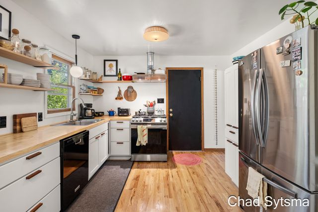 1827 Millbrook Street Se, City Of Grand Rapids, MI 49508