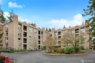 823 N 161st Place #105, Shoreline, WA 98133