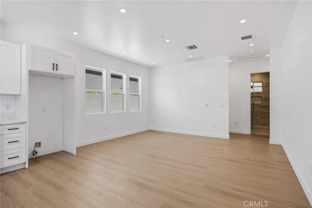 7649 Melvin Avenue, Reseda, CA 91335