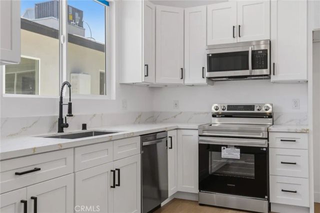 7649 Melvin Avenue, Reseda, CA 91335