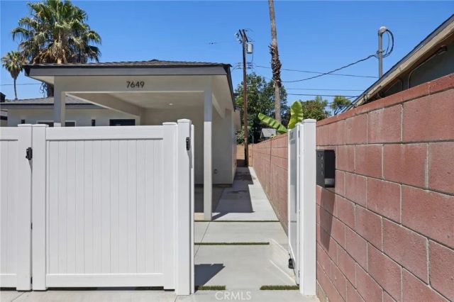 7649 Melvin Avenue, Reseda, CA 91335