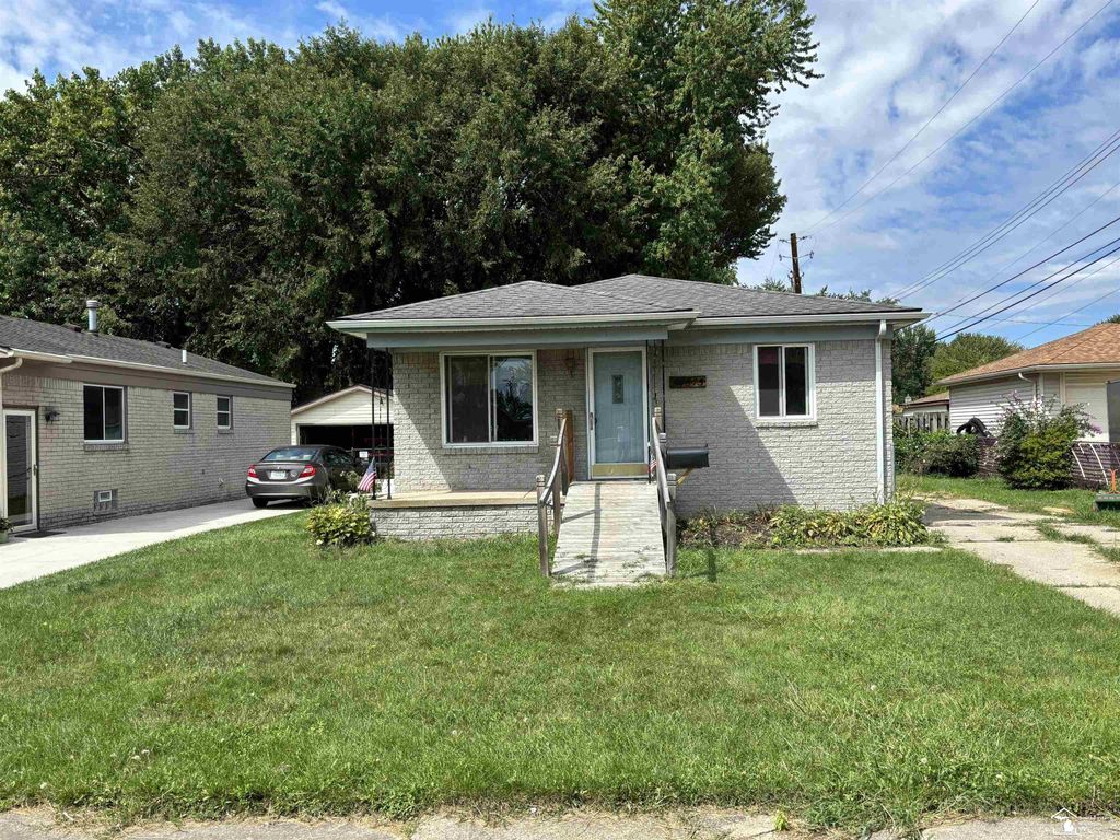 34373 Virgil Street, Harrison Twp, MI 48045