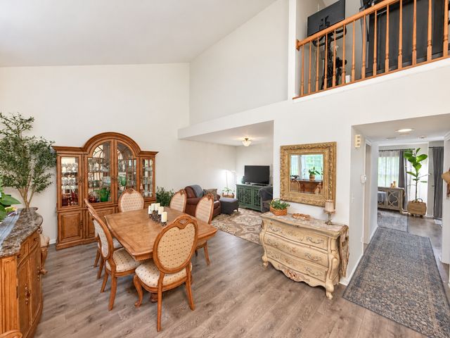 713 Crossland Drive, Grayslake, IL 60030