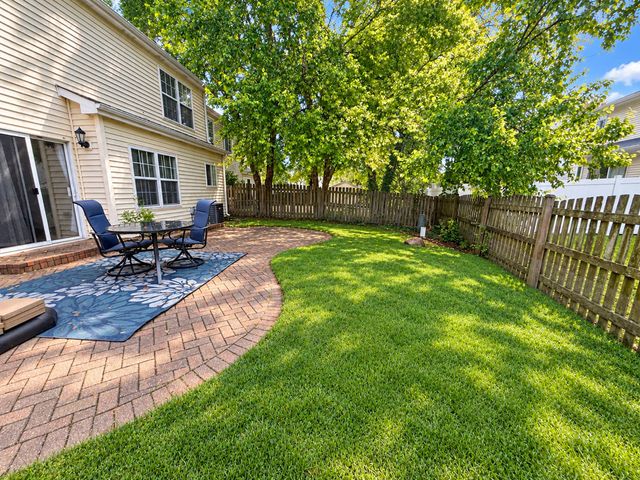 713 Crossland Drive, Grayslake, IL 60030