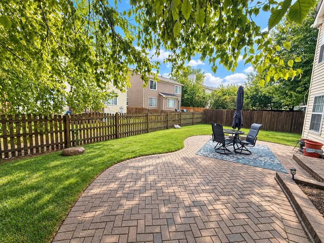 713 Crossland Drive, Grayslake, IL 60030