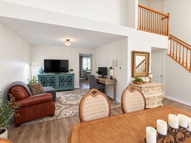 713 Crossland Drive, Grayslake, IL 60030