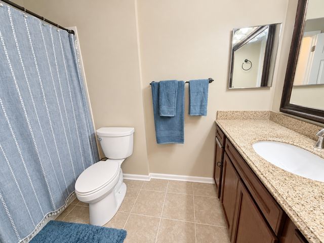 713 Crossland Drive, Grayslake, IL 60030