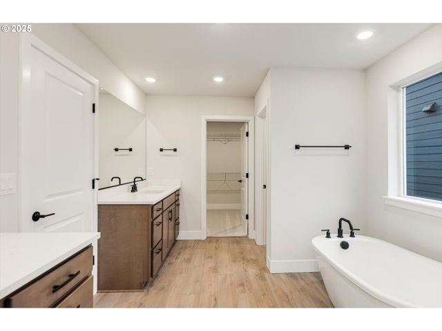 4051 W 4TH St, Washougal, WA 98671