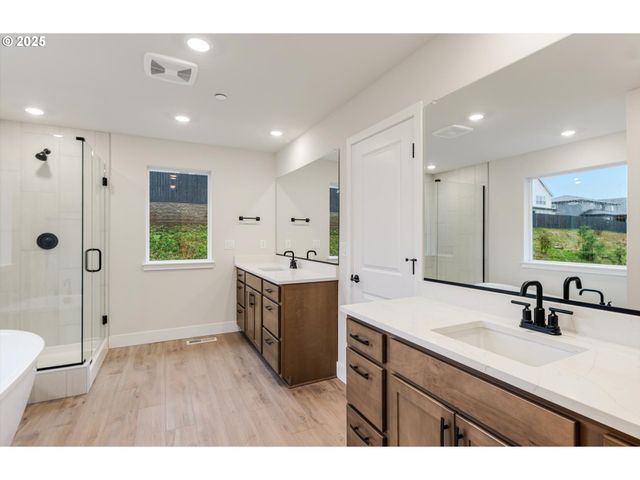4051 W 4TH St, Washougal, WA 98671