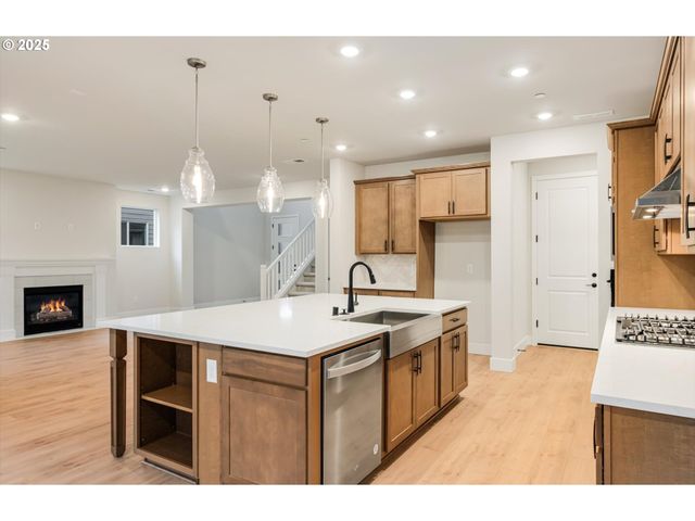 4051 W 4TH St, Washougal, WA 98671