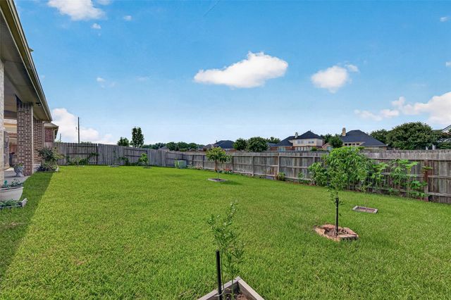 20118 Bandera Lake Lane, Richmond, TX 77407