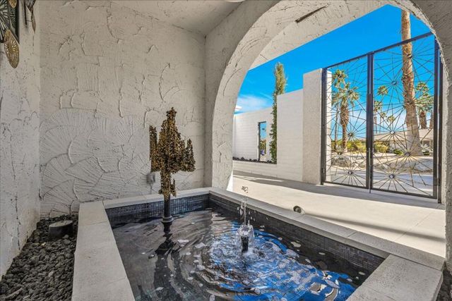 2027 S Toledo Avenue, Palm Springs, CA 92264