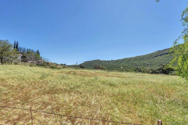 24665 E Old Julian Hwy, Ramona, CA 92065