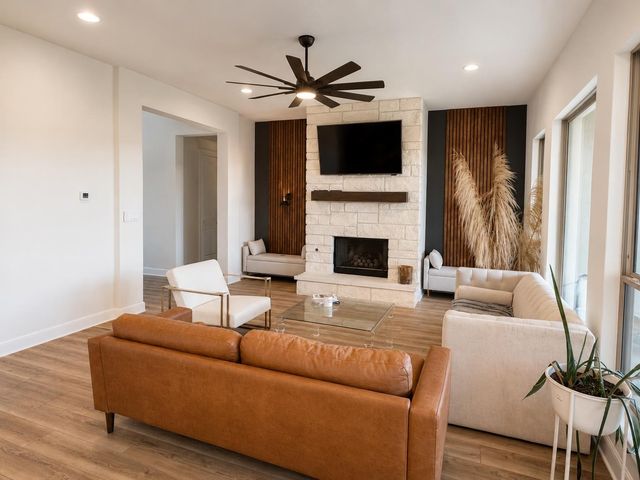 19513 Diversion CIR, Jonestown, TX 78645