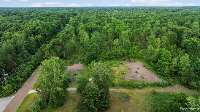 51105 Arkona Road, Belleville, MI 48111