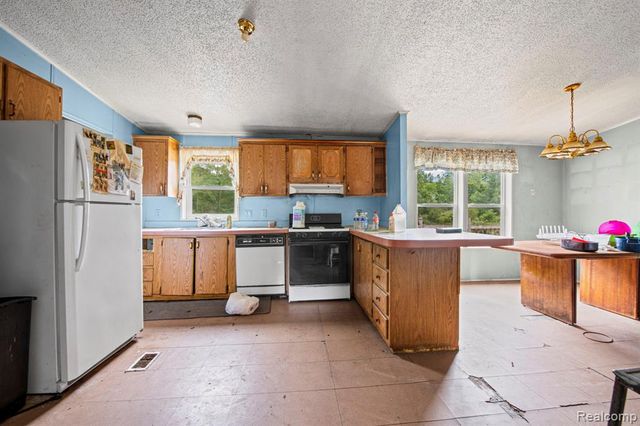 51105 Arkona Road, Belleville, MI 48111