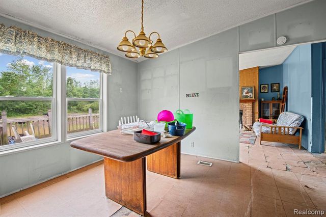 51105 Arkona Road, Belleville, MI 48111