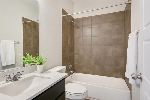 9516 Hunter LN, Austin, TX 78748