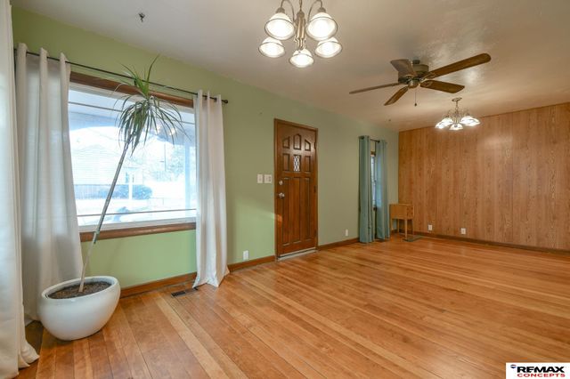 1916 N 32Nd Street, Lincoln, NE 68503