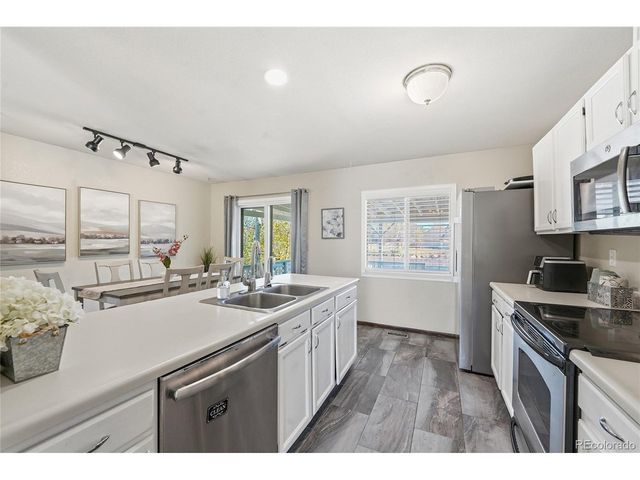 21642 E Alamo Pl, Centennial, CO 80015