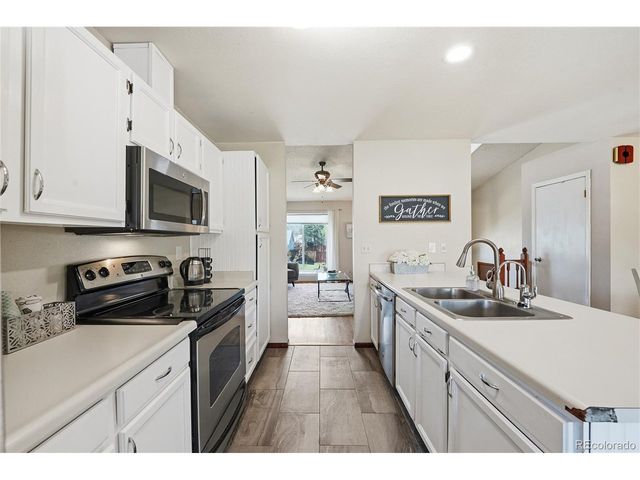 21642 E Alamo Pl, Centennial, CO 80015
