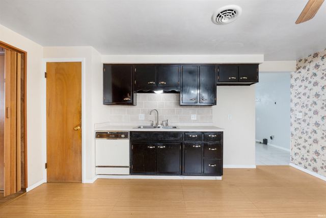 3212 Clermont Avenue, Fort Wayne, IN 46806