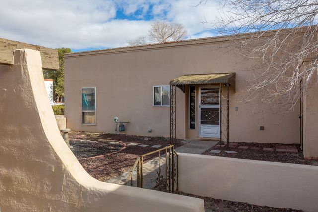 500 Western Drive, Rio Communities, NM 87002