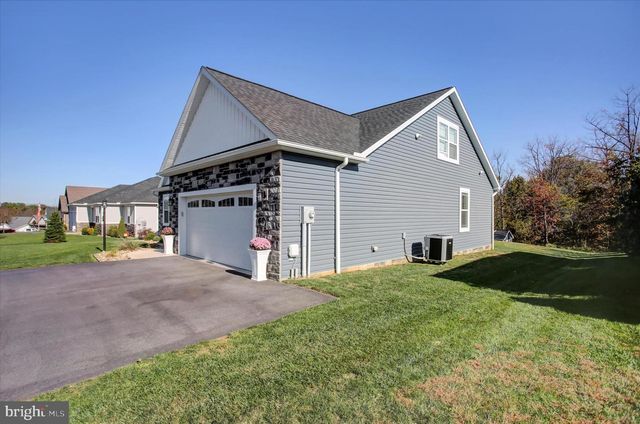 281 TOMS LN, Greencastle, PA 17225