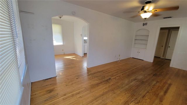 4200 2ND AVENUE N, St Petersburg, FL 33713