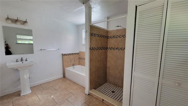 4200 2ND AVENUE N, St Petersburg, FL 33713