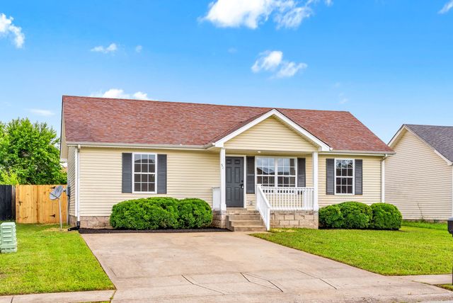 517 Oakmont Dr, Clarksville, TN 37042