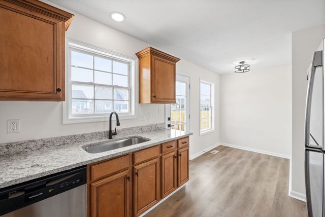 517 Oakmont Dr, Clarksville, TN 37042