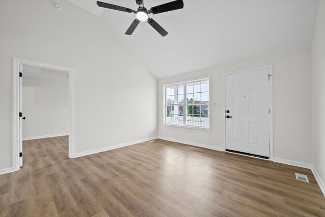 517 Oakmont Dr, Clarksville, TN 37042