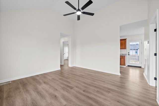 517 Oakmont Dr, Clarksville, TN 37042