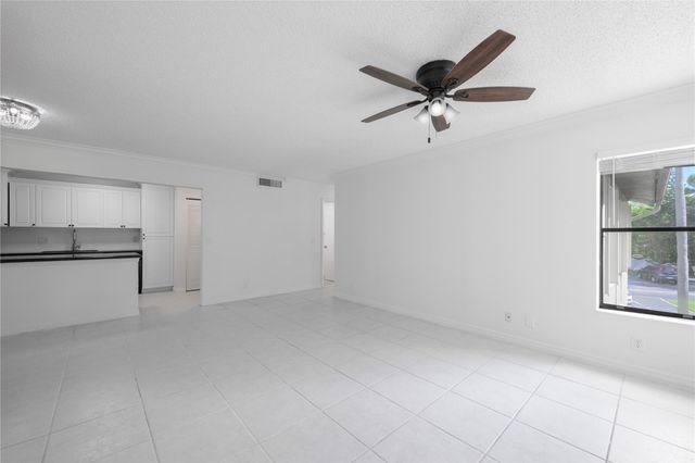 711 Sunny Pine Way B-2, Greenacres, FL 33415